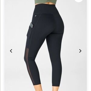 Fabletics Mila high waisted pocket Powerhold capri